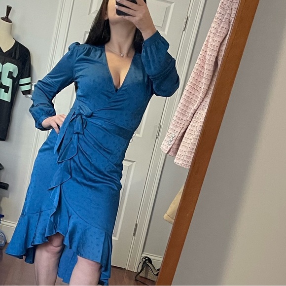 Veronica Beard
Miriam Tie Waist Long Sleeve Dress - Picture 13 of 14